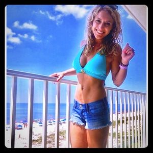 Meet your Posher, Vanessa